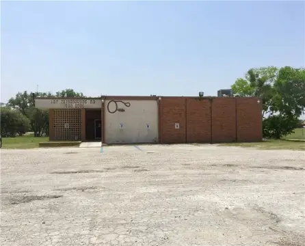 Expansive Flex-Space in Refugio, TX