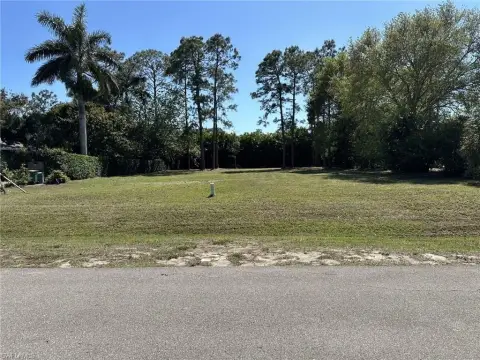 Residential Land in Naples, Florida