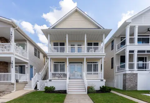 Residential Income Property with Rooftop Deck