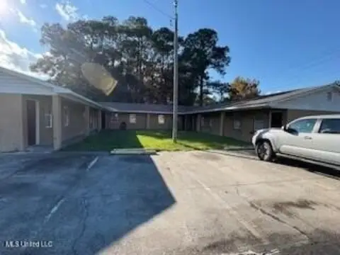 Multifamily Investment Opportunity in Moss Point