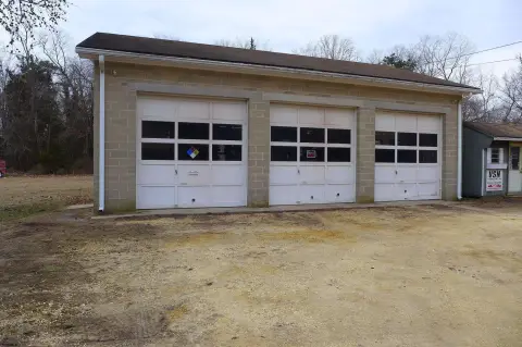 Automotive Repair Garage with Truck Lift