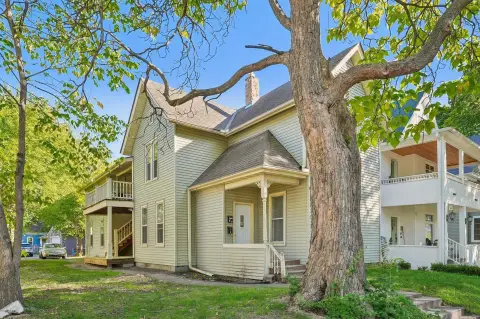 Duplex with In-Unit Laundry