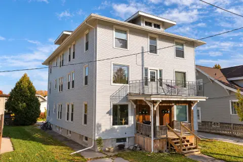 6-Unit Apartment Building