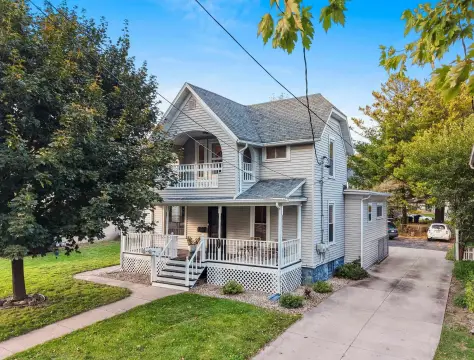 Updated Duplex with Garage Spaces