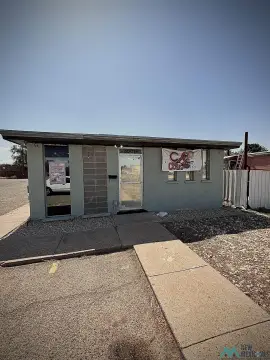 Versatile Commercial Building in Roswell