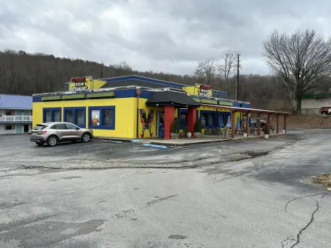 Restaurant Opportunity Near I-75