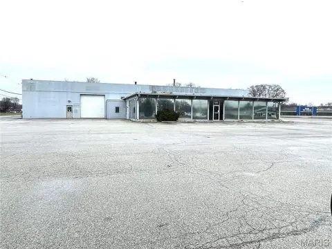 Wood River Warehouse For Sale