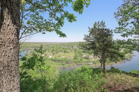 Unrestricted Bluff Property with Views