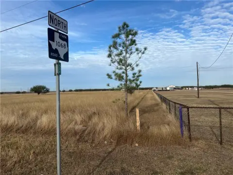 Unrestricted Land Near Lake Corpus