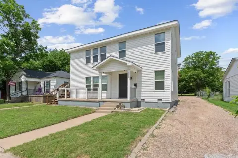Income-Producing Duplex Near Baylor Scott