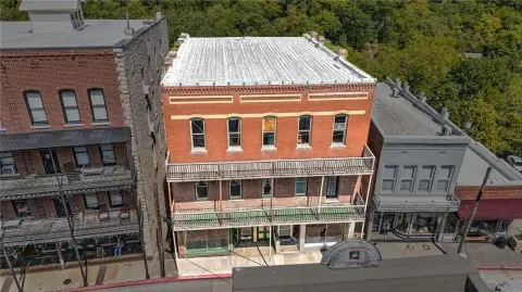Multi-Storefront Retail Building