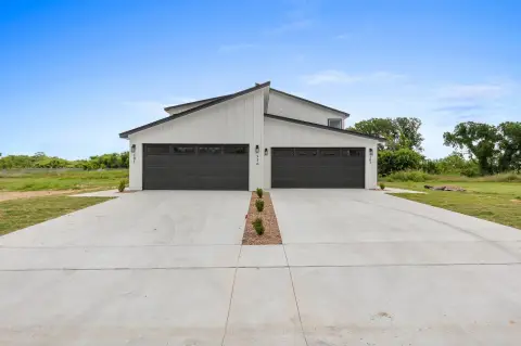 Duplex with 4-Bedroom Units