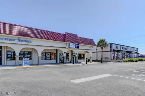 Del Prado Mall Commercial Condo