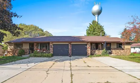 3-Unit Triplex with Fenced Yard