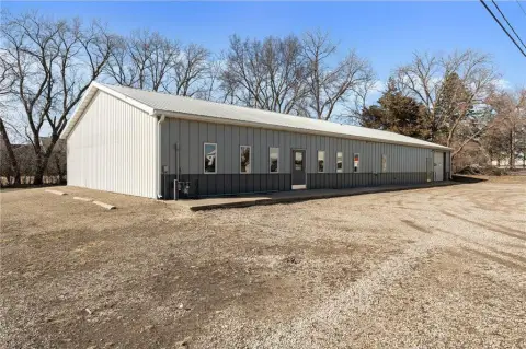 Versatile Commercial Space on Highway