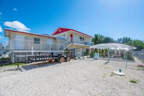 Cudjoe Key Commercial Building