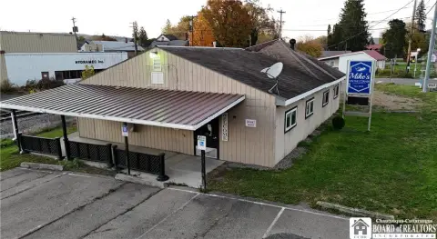 Restaurant with Walk-In Cooler