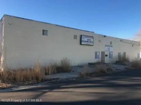 Farmington Commercial Building For Sale