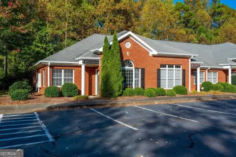 Roswell Office with Natural Light