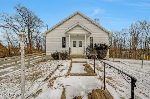 Versatile Commercial Space in Fleetville