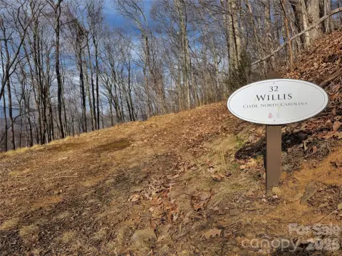 Waynesville Land in Highland Forest