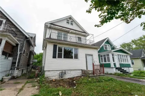 Spacious Duplex in Buffalo, NY