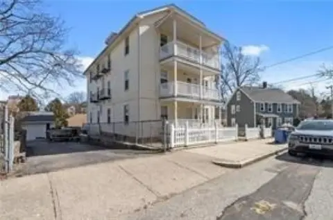 4-Unit Multifamily Property with Garage