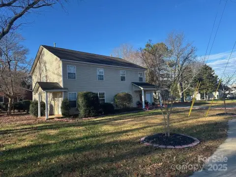 Well-Maintained Duplex in Charlotte, NC