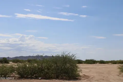 Buildable Lot in Growing Eloy