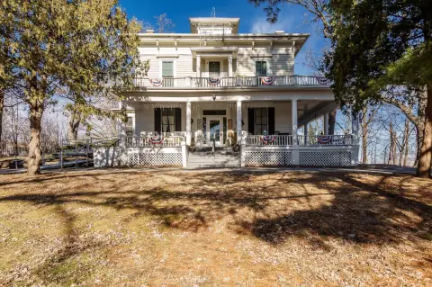 Historic Janesville Bed & Breakfast