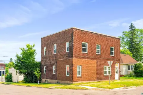 Duluth Triplex with Five Bedrooms