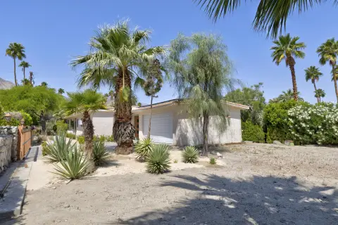 Upgraded Mid-Century Style Duplex