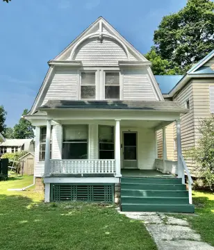 Clean, Move-In-Ready Duplex