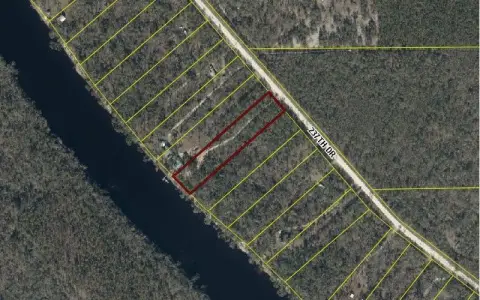 Wooded Suwannee Riverfront Land