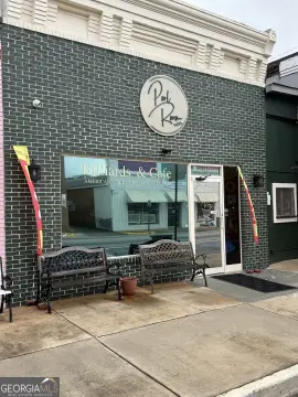 Downtown Thomaston Commercial Building