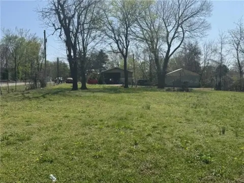 Picture of Land at E Elm St 218, Stilwell, OK