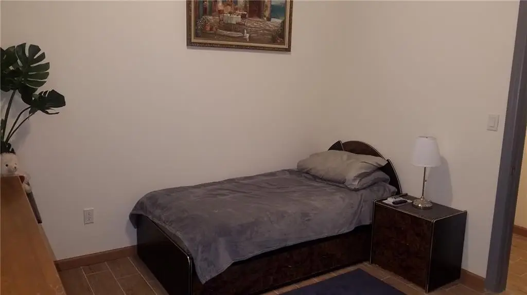 Picture 4