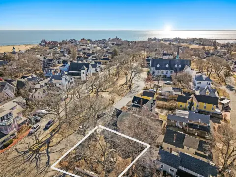 Commercial Land in Oak Bluffs