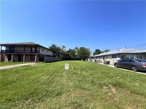 Oversized Vacant Lot in Metairie
