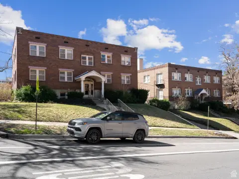 Stanton-Yale Apartments: Historic Multi-Family