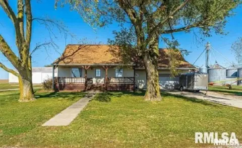 Beason Farm with Multiple Outbuildings