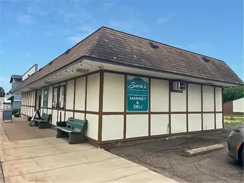 Downtown Prairie Farm Commercial Opportunity