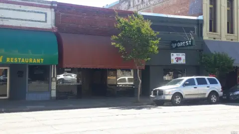 Retail Space with On-Street Parking