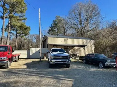 Memphis Industrial Property with Office