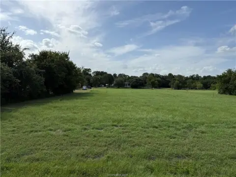 Residential Lots in Snook, Texas