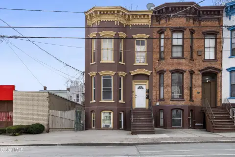 Versatile Triplex in Albany, NY