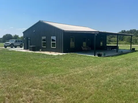 Aquilla Barndominium on 20 Acres