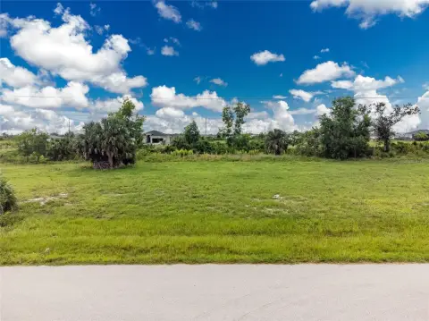Land in Cape Coral, Florida