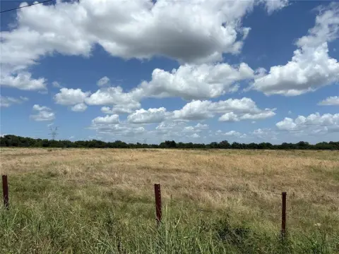 Versatile Land with Pond Near Dallas