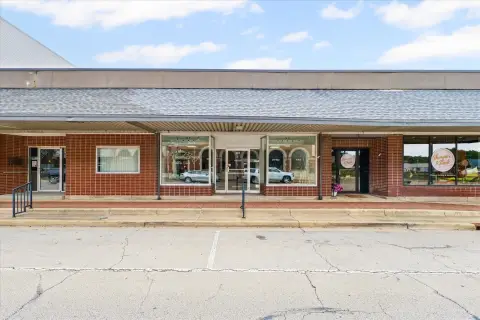 Downtown Tuscola Storefront Opportunity